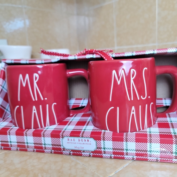 Rae Dunn Holiday Mug Set Mr and Mrs Red White NEW - Picture 3 of 10